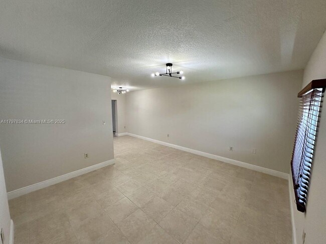 Foto del edificio - 19252 NW 47th Pl