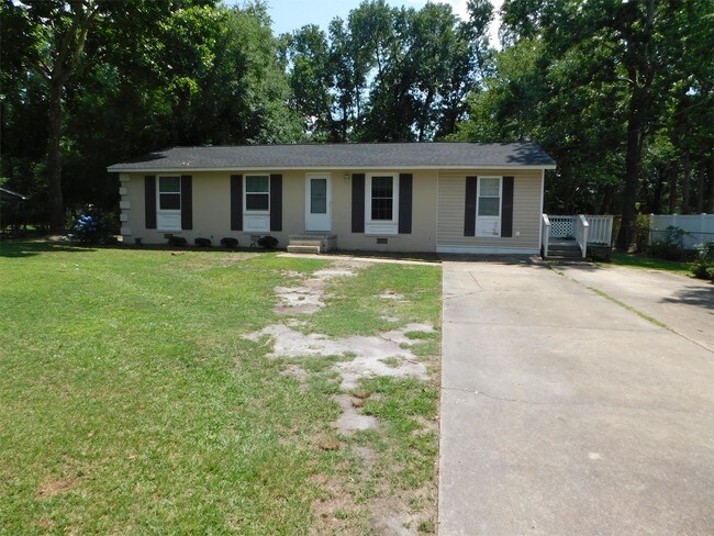 Building Photo - 306 Horseshoe Dr
