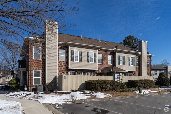 Foto del edificio - Farrcroft at Ridgely Manor