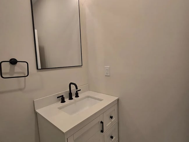 Building Photo - 1821 Mifflin St