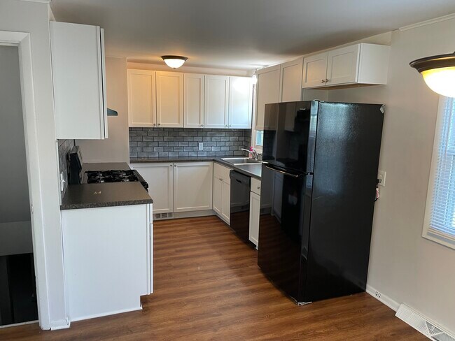 Building Photo - 2718 Bellevue Ave