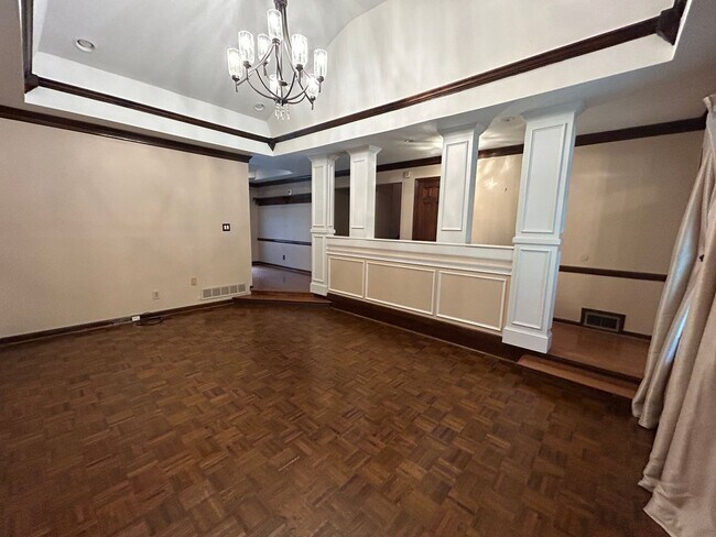 Foto del edificio - **PRICE IMPROVEMENT**351 Brogdon Rd: Spaci...