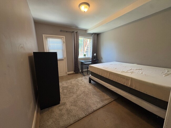 1236 Utah St