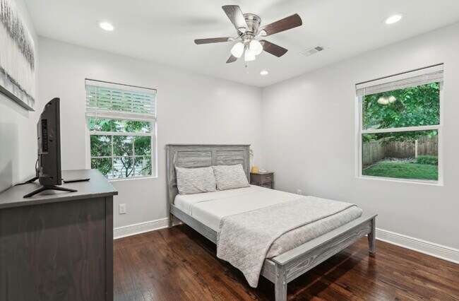 Building Photo - 1605 Wellswood Dr SE