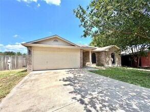 Building Photo - 404 Mesquite Cir