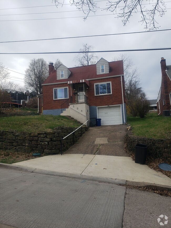 Building Photo - 215 Cheston St