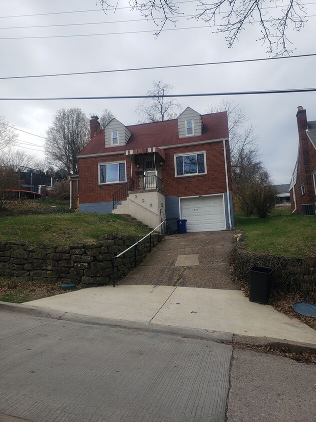 Primary Photo - 215 Cheston St