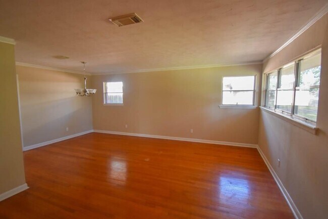 Building Photo - 2126 Possum Creek Rd