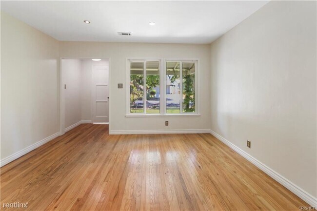 Building Photo - 3 br, 1 bath House - 6244 Simpson Ave