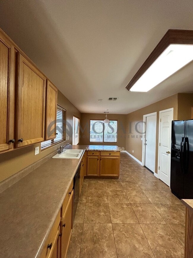 Foto del edificio - 10348 E Crescent Ave