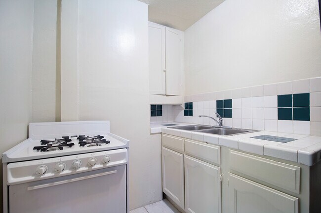 Foto del edificio - 4102 Ascot Ave