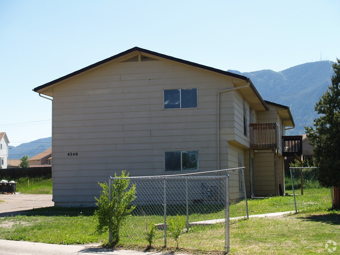 Building Photo - 4340 Loomis Ave