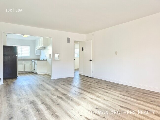 Foto del edificio - 1543 N Formosa Ave