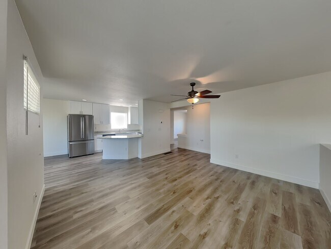 Building Photo - 2425 Quartz St