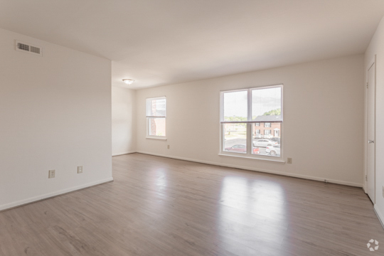 2BR.1.5BA,- 807SF - Carson Square Apartments