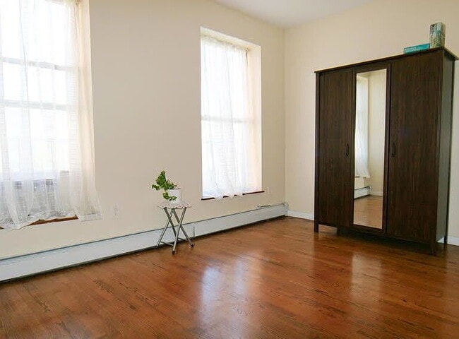 Building Photo - 305 W 123rd St