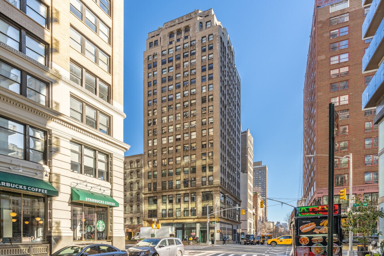 Primary Photo - Park South Tower Apartments