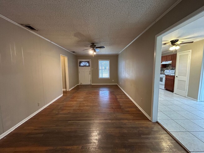 Building Photo - Covered Front Porch / No Carpet / Fridge I...