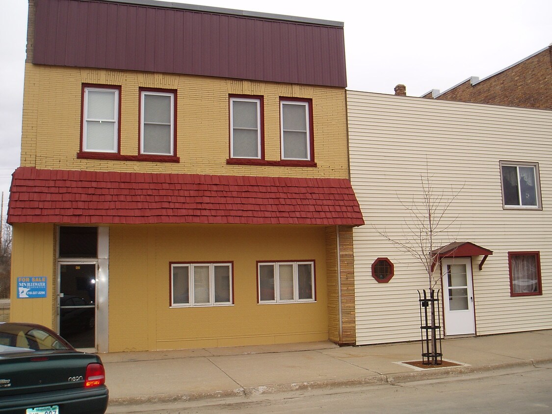 Primary Photo - 421 Roosevelt Ave