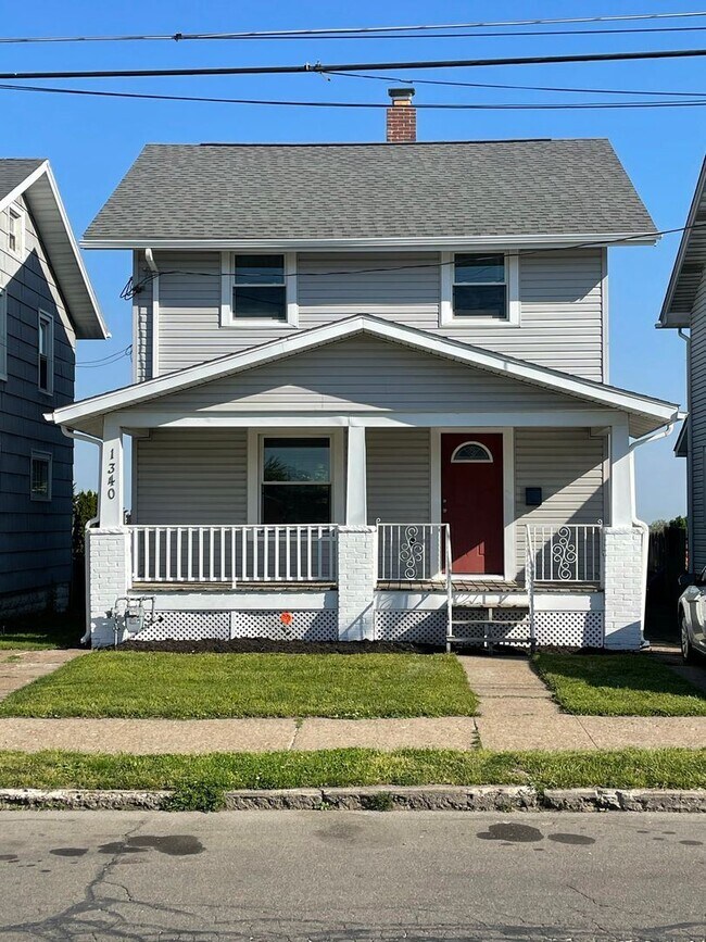Foto del edificio - 3 br, 1 bath House - 1340 W. 25th