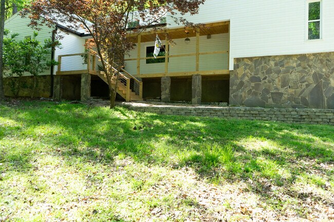 Building Photo - 1 Woodbridge Way