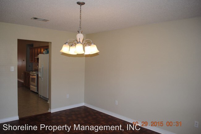 Building Photo - 10232 Lake Forest Dr