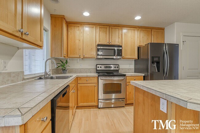 Foto del edificio - Centrally Located, Pet Friendly, 3 Bed 2.5...