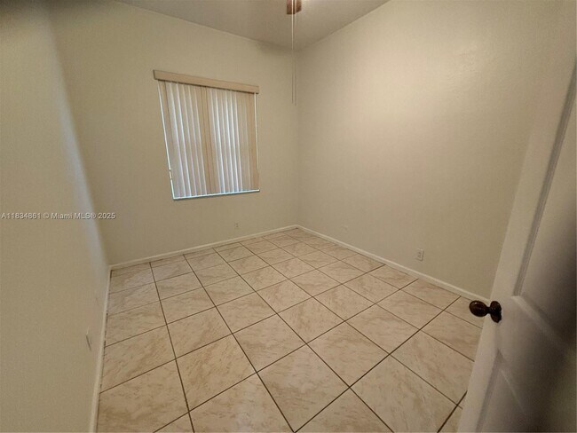 Foto del edificio - 952 Sunflower Cir