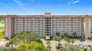 Building Photo - 2671 S Course Dr