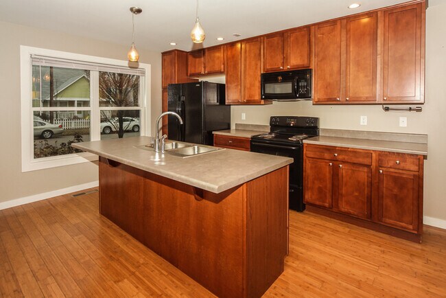 Foto del edificio - Beautiful Townhouse Close to Downtown Indy...