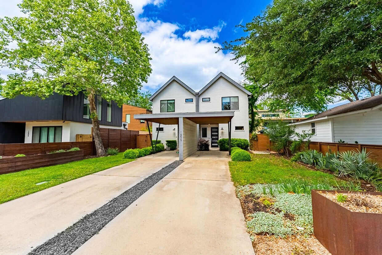 Primary Photo - Modern Luxury in the Heart of Austin!