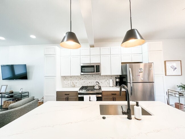 Foto del edificio - Heart of Brookland | Practically Perfect 4BD 2.5 BTH Townhouse| Fabulous Outdoor Space