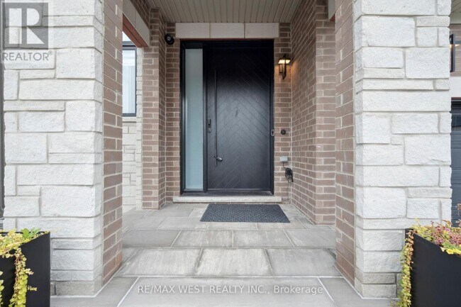 Building Photo - 54 Stilton Ave