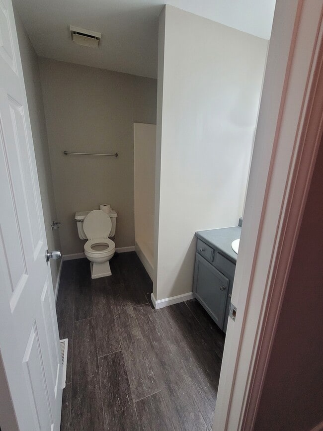 Foto del edificio - 2207 Weathered Rock Rd