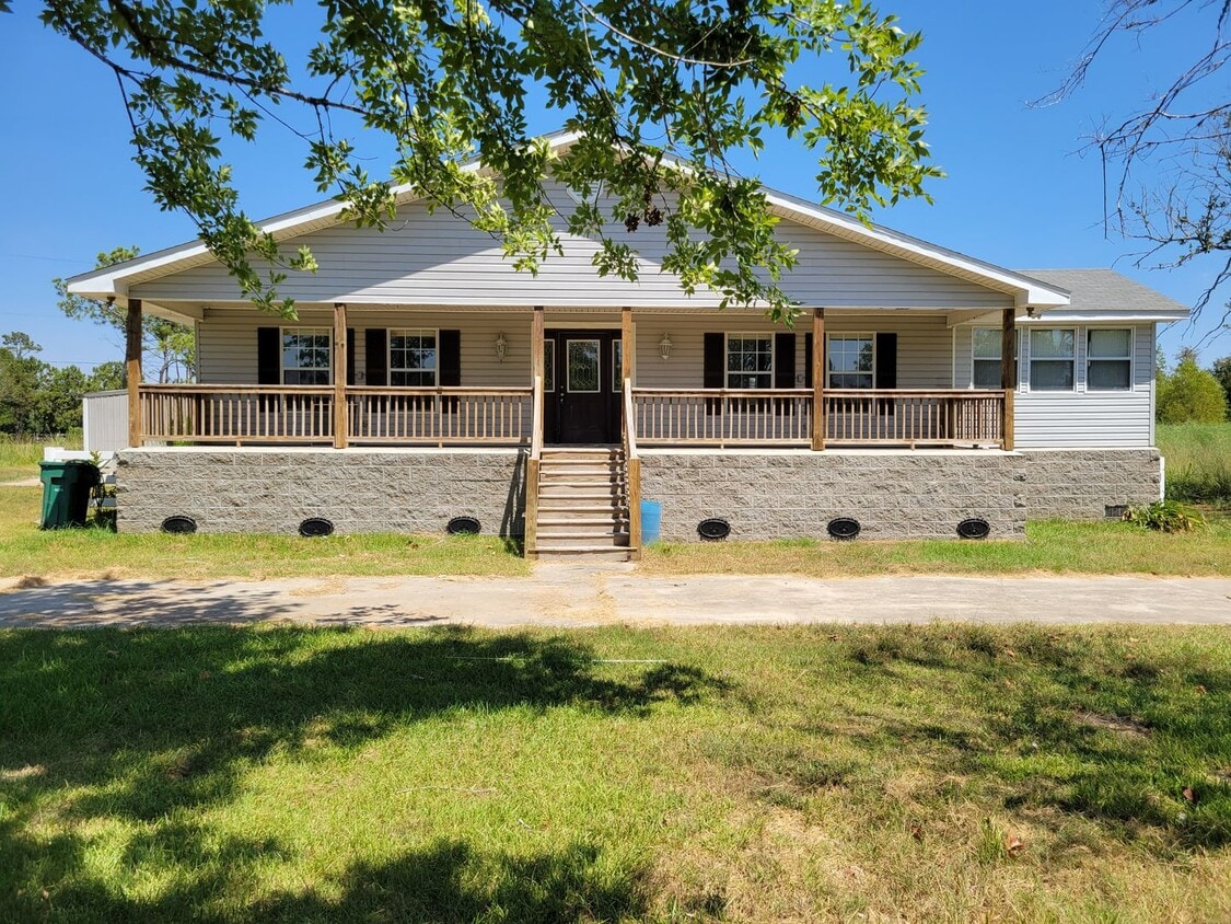 Primary Photo - Spacious 4B/3B Home Available on 4.75 Acres