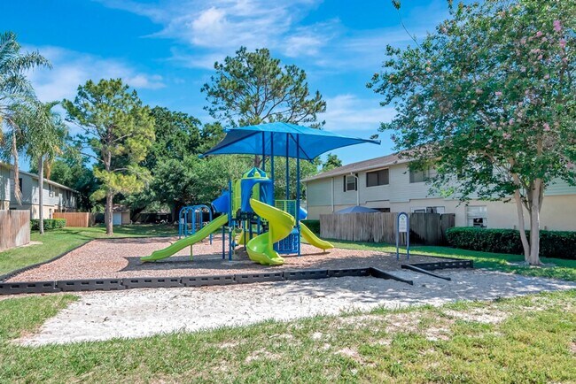 Building Photo - Corner Unit - End Unit - 2nd Floor 2/2 for...