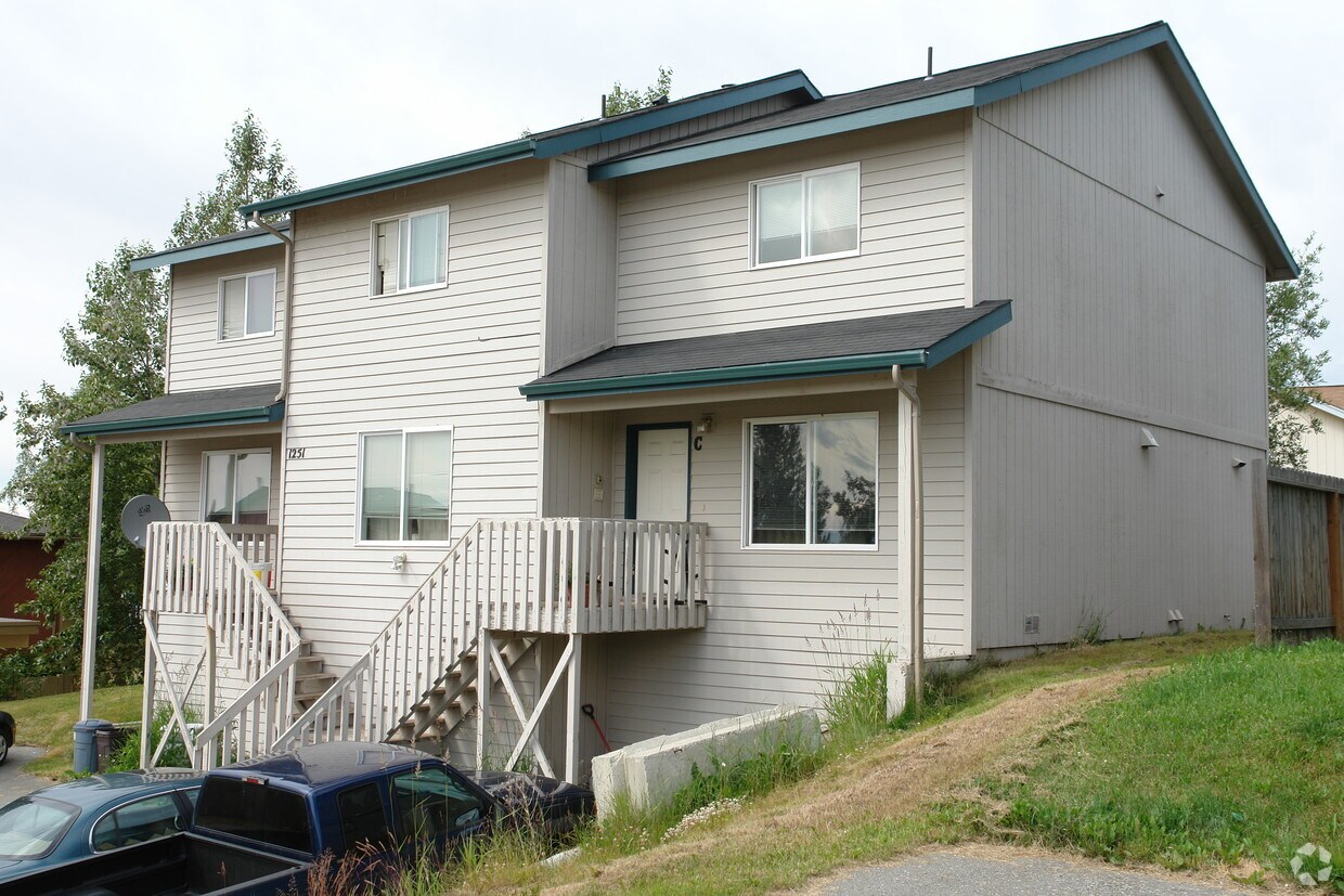 Primary Photo - 1251 Balfour Dr