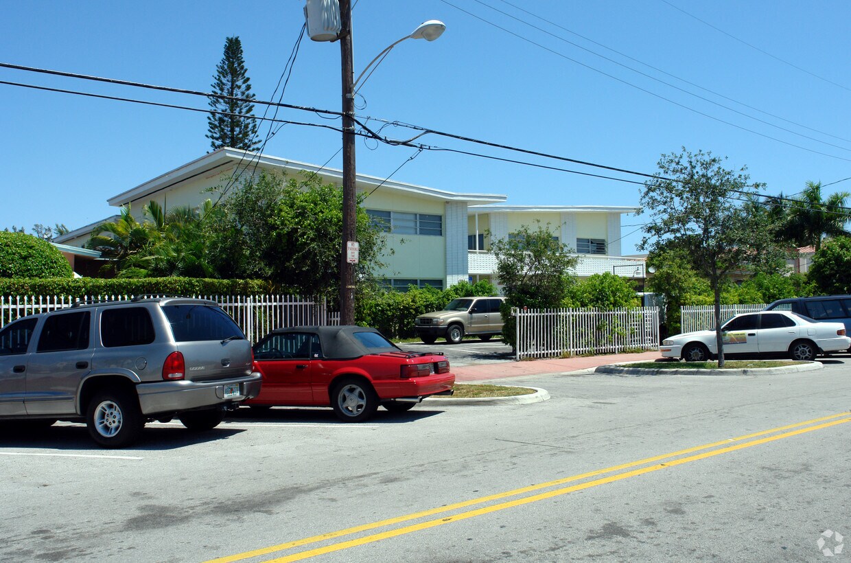 Primary Photo - 1225 Marseille Dr