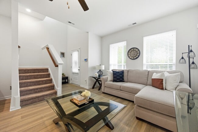 Foto del edificio - 1615 Independence Blvd