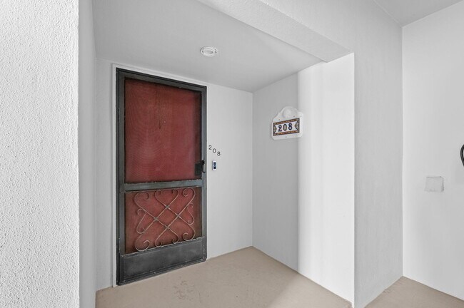 Foto del edificio - 6175 S Mirror Lake Dr