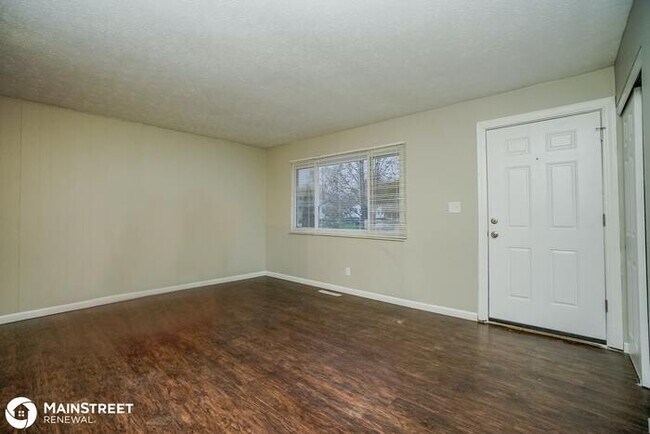 Building Photo - 1898 EDENBURGH DR E, Columbus, OH 43219