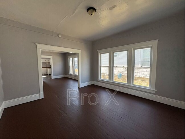 Building Photo - 2110 S Byers Ave