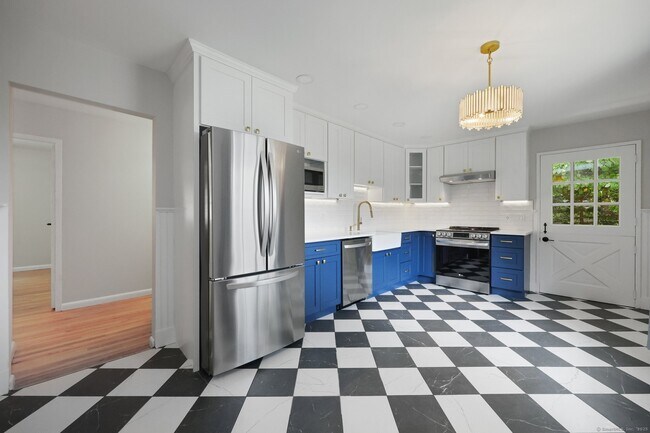 Foto del edificio - 13 1/2 Hickory Dr