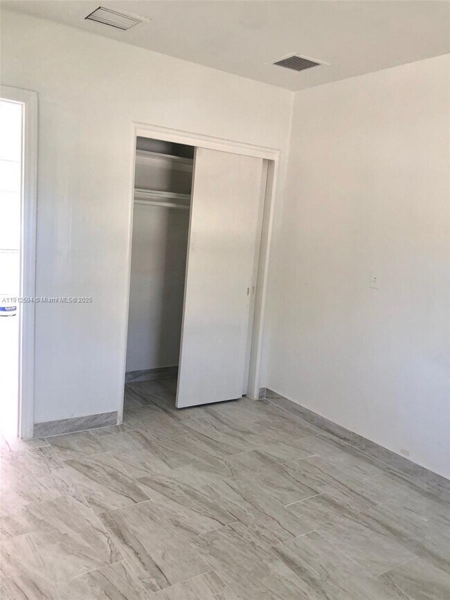 Foto del edificio - 2519 Pierce St