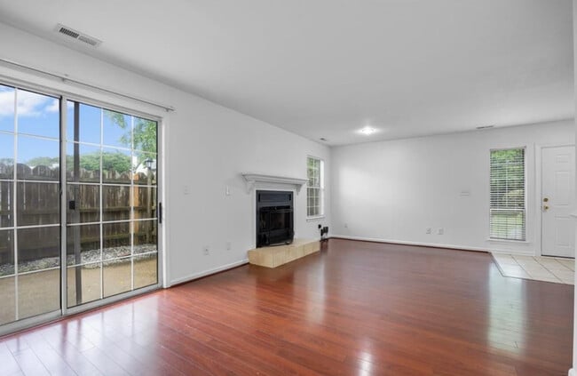 Foto del edificio - 264 Ferdinand Cir