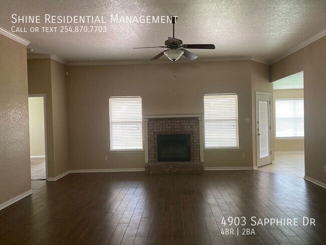 Foto del edificio - 4903 Sapphire Dr