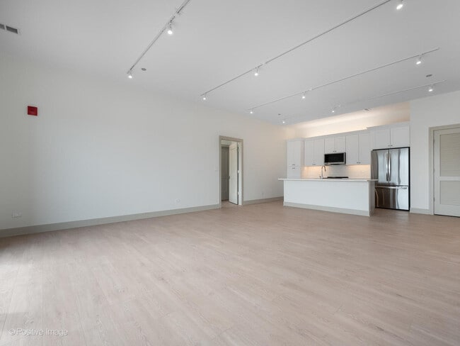 Foto del edificio - 3202 N Racine Ave