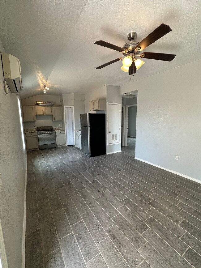 Building Photo - 13150 Frankie Ln
