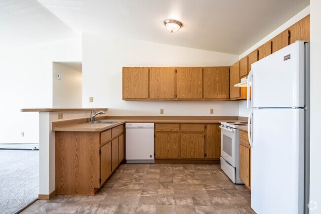 3BR, 1.5 BA - 1200SF - Pondview Apartments