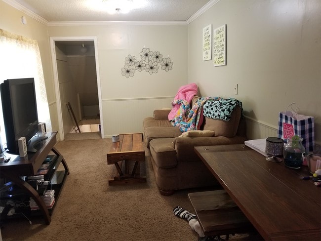 Building Photo - 923 America Ave NW